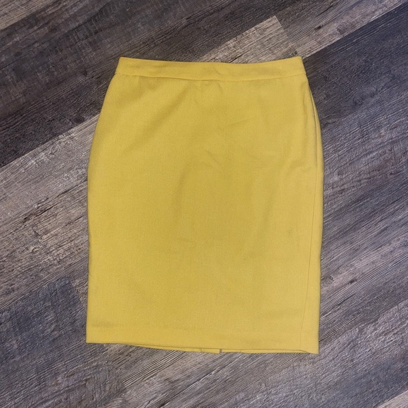 CAbi Dresses & Skirts - CAbi Pencil Skirt